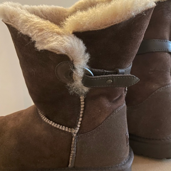 UGG Nash Dark Brown Shearling Boots - Picture 1 of 12
